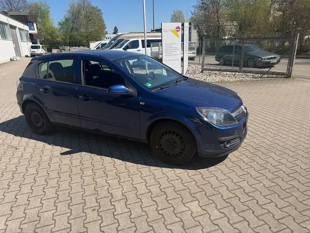 Gebraucht Opel Astra Edition 105 PS (77 kW) 2006 Blau Limousine