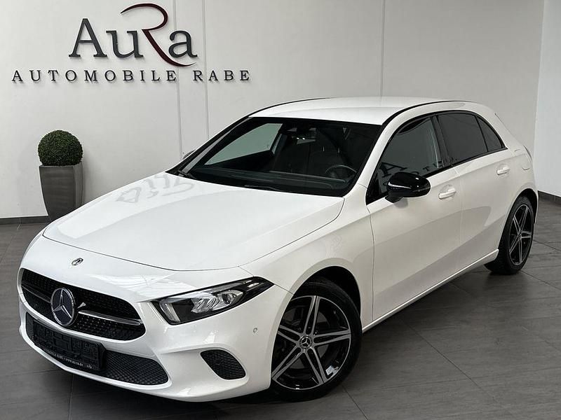 Weiß Gebraucht 2019 Mercedes A250 Progressive Limousine | 22.749 € (Fairer Preis) - Bild 1/4