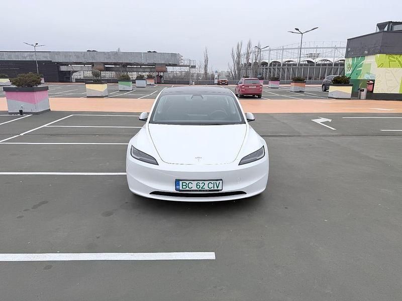 Gebraucht Tesla Model 3 Standard Range 208 kW (283 PS) 2024 Weiß Limousine
