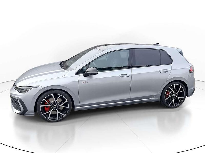 Gebraucht VW Golf VIII GTI 265 PS (194 kW) 2024 Oyster silver metallic Kleinwagen