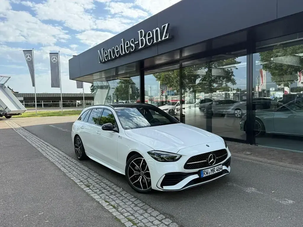 Gebraucht Mercedes C200 AMG 204 PS (150 kW) 2026 Polarweiß uni Kombi