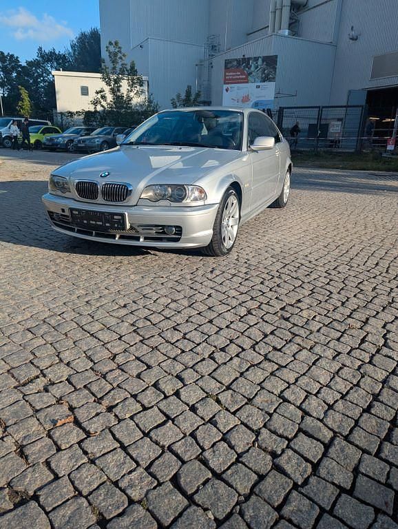 Silber Gebraucht 2003 BMW 330 Sport Line Coupé | 7.500 € (Superpreis) - Bild 1/4