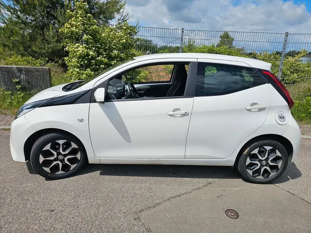 Gebraucht Toyota Aygo 72 PS (52 kW) 2019 Weiß Kleinwagen