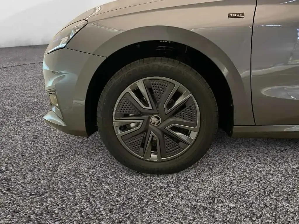 Gebraucht Skoda Fabia Tour 95 PS (69 kW) 2026 Grau Kleinwagen