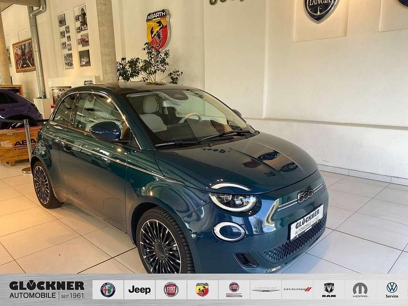 Grün Gebraucht 2023 Fiat 500e La Prima Kleinwagen | 29.990 € - Bild 1/4