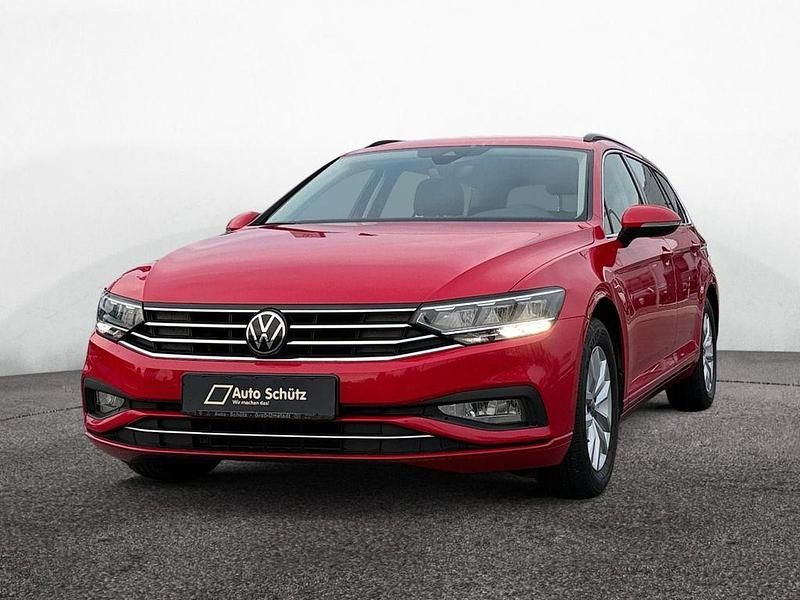 Gebraucht VW Passat Business 122 PS (89 kW) 2023 Rot Kombi