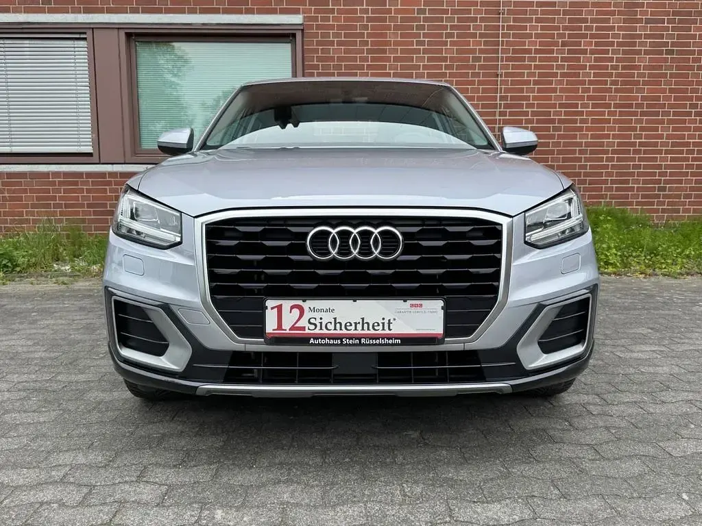 Używany Audi Q2 Design 150 KM (110 kW) 2017 Srebrny SUV