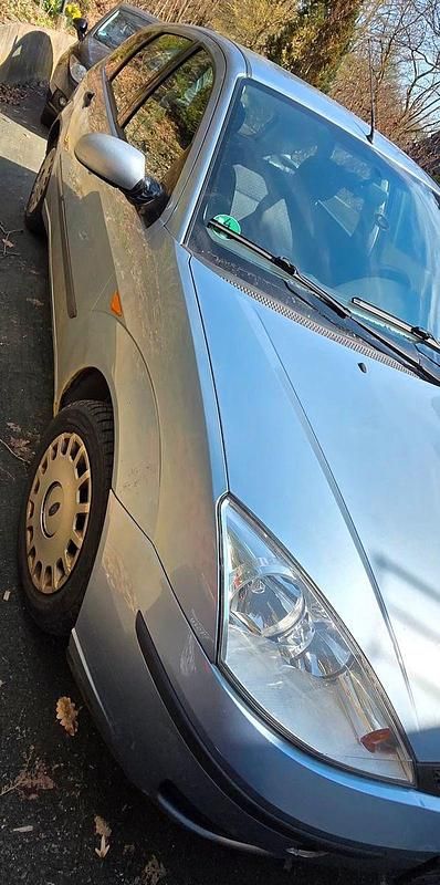 Gebraucht Ford Focus Ghia 116 PS (85 kW) 2004 Blau Limousine