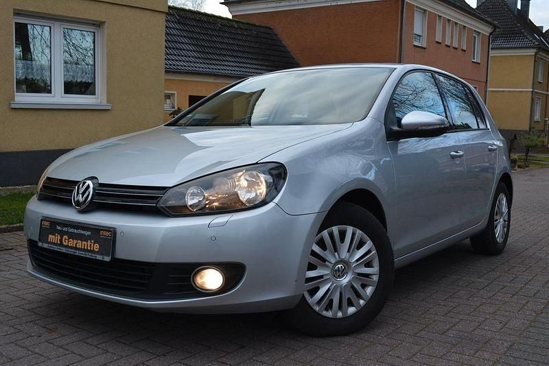 Silber Gebraucht 2009 VW Golf VI Comfortline Limousine | 9.490 € (Etwas zu teuer) - Bild 1/4