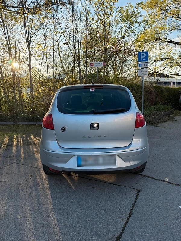 Usata Seat Altea 105 CV (77 kW) 2006 Argento Monovolume