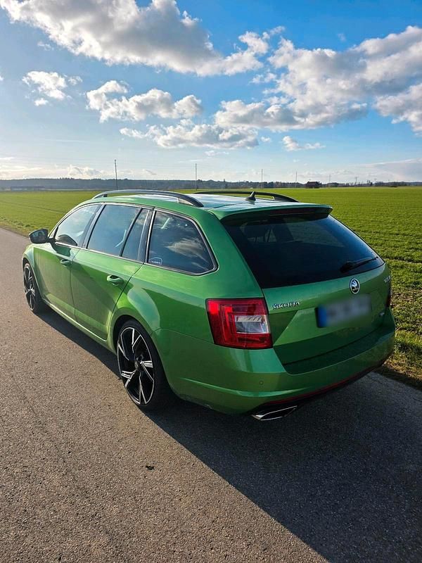 Gebraucht Skoda Octavia RS 220 PS (161 kW) 2015 Grün Kleinwagen