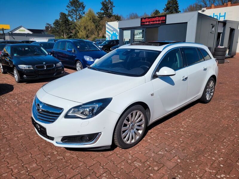 Weiß Gebraucht 2015 Opel Insignia Business Innovation Kombi | 9.990 € (Fairer Preis) - Bild 1/4