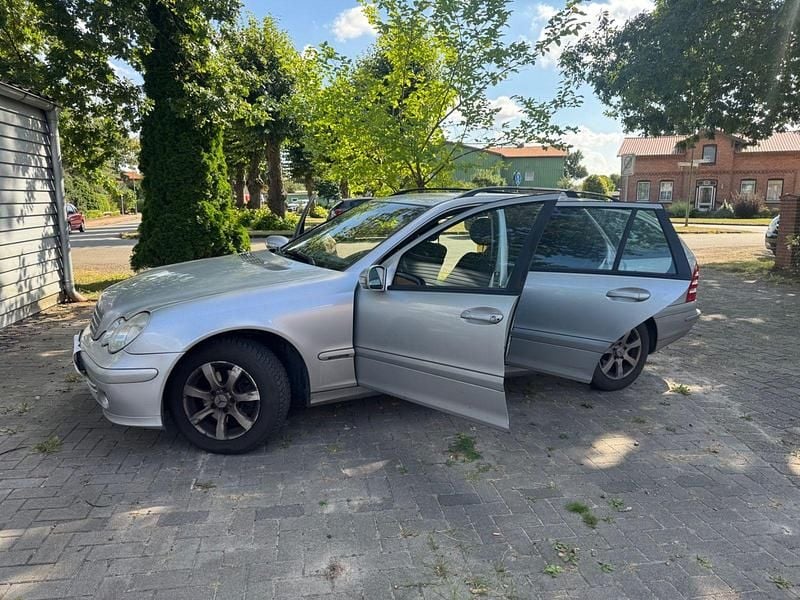 Silber Gebraucht 2004 Mercedes C200 Classic Kombi | 1.000 € - Bild 1/4