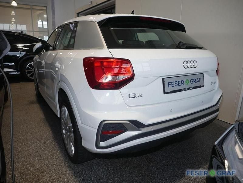 Gebraucht Audi Q2 Ambiente 150 PS (110 kW) 2022 Ibisweiß SUV