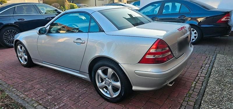 Gebraucht Mercedes SLK200 163 PS (119 kW) 2003 Silber Cabrio