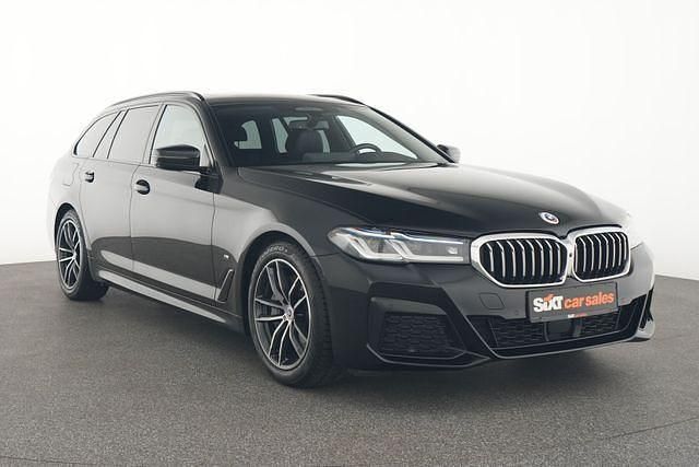 Schwarz Gebraucht 2023 BMW 530 M Sport Kombi | 38.440 € (Fairer Preis) - Bild 1/4