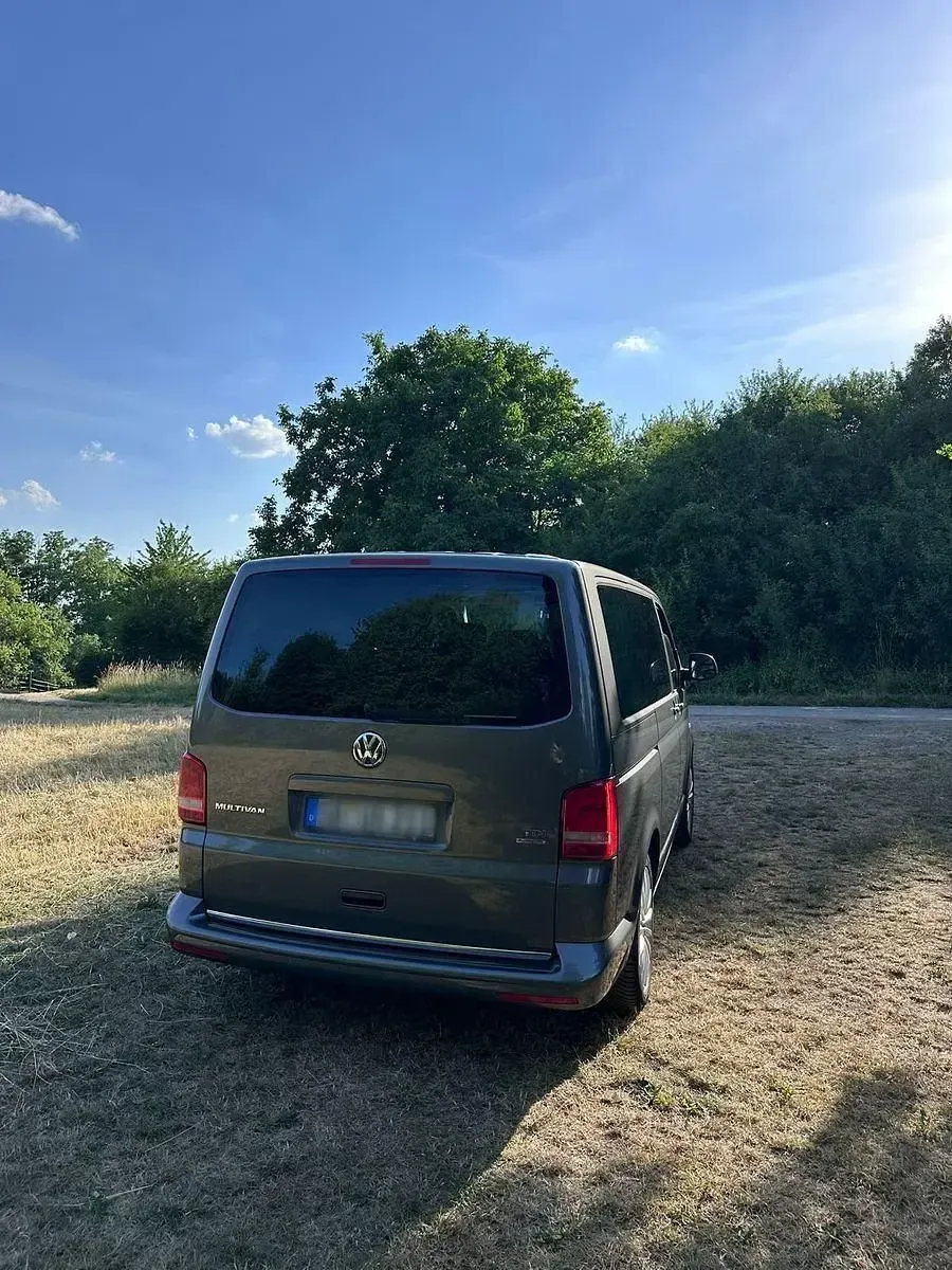Gebraucht VW Multivan Highline 179 PS (131 kW) 2013 Silber Van / Kleinbus