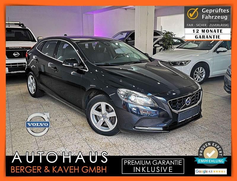 Gebraucht Volvo V40 Momentum 150 PS (110 kW) 2014 Schwarz Limousine