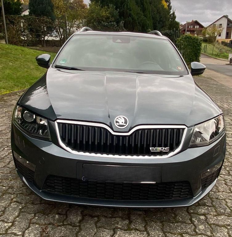 Grau Gebraucht 2015 Skoda Octavia RS Kombi | 14.100 € (Fairer Preis) - Bild 1/4