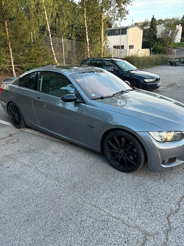 Gebraucht BMW 335 306 PS (225 kW) 2006 Grau Coupé