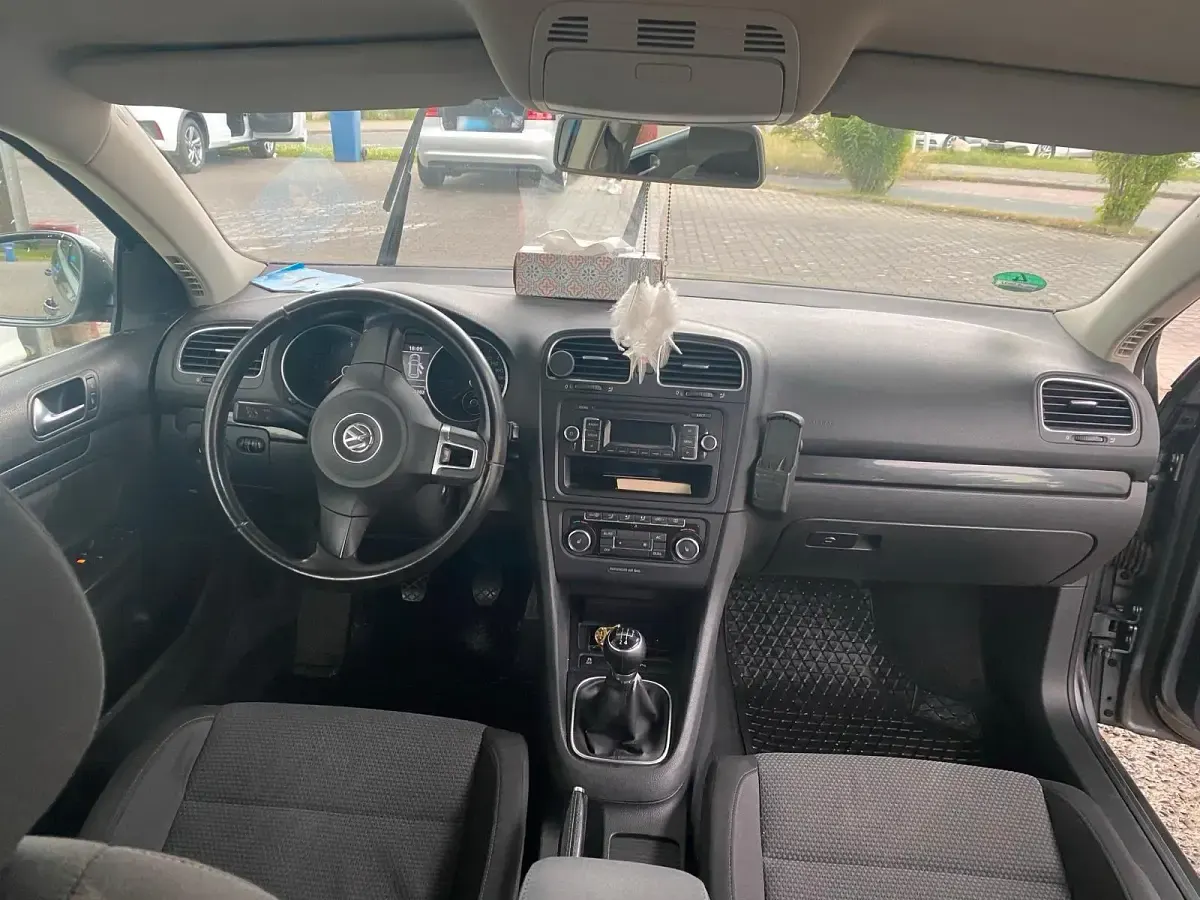 Gebraucht VW Golf VI 105 PS (77 kW) 2011 Grau Kleinwagen