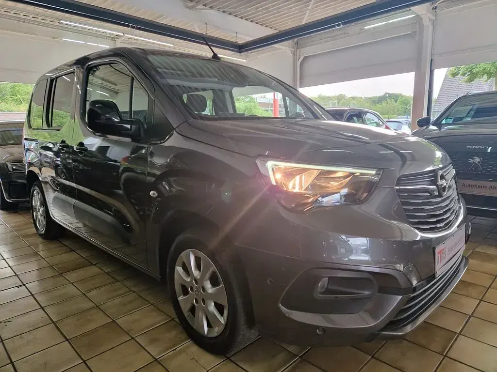 Gebraucht Opel Combo Life Elegance 131 PS (96 kW) 2022 Moonstone grey Van / Kleinbus