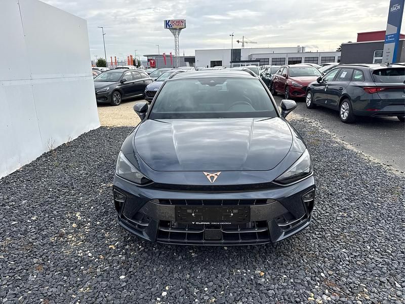 Neu Cupra Leon 150 PS (110 kW) 2025 Magent grau s7s7 Kombi