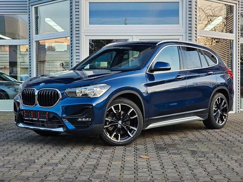 Blau Gebraucht 2020 BMW X1 Performance SUV | 25.690 € (Guter Preis) - Bild 1/4