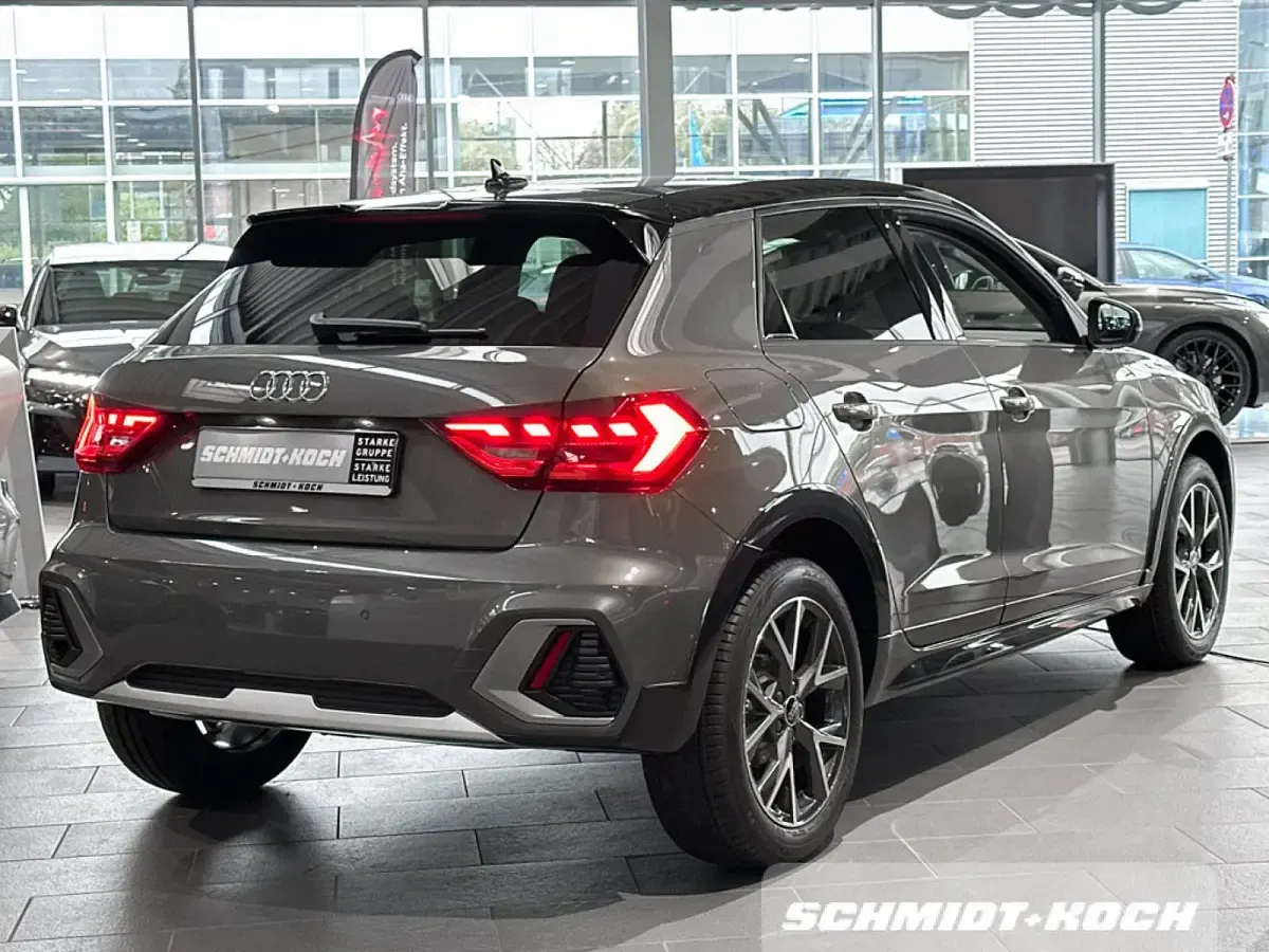 Gebraucht Audi A1 Basis 116 PS (85 kW) 2026 Chronosgrau (silber) SUV