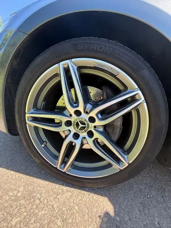 Gebraucht Mercedes E220 AMG 194 PS (142 kW) 2018 Grau Limousine