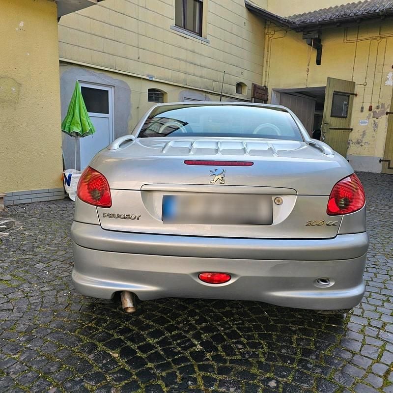 Gebraucht Peugeot 206 CC 109 PS (80 kW) 2005 Silber Cabrio