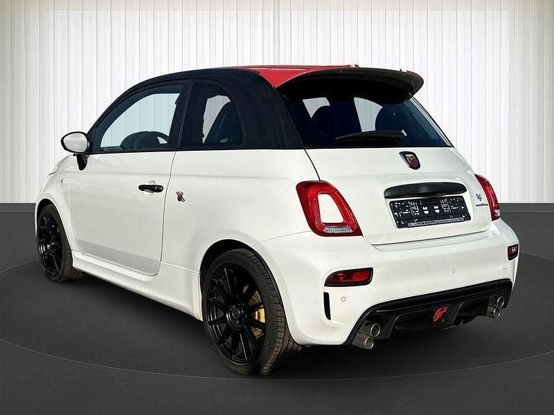 Gebraucht Abarth 695 179 PS (131 kW) 2024 Weiß Kleinwagen