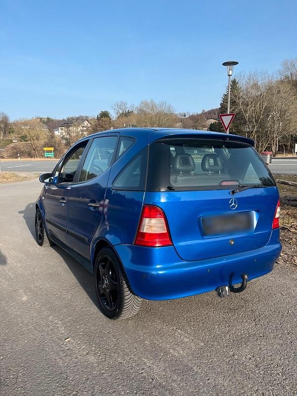 Gebraucht Mercedes A160 102 PS (75 kW) 1998 Blau Kleinwagen