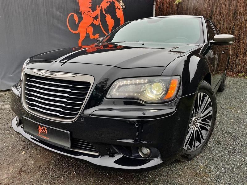 Schwarz Gebraucht 2014 Chrysler 300C Limousine | 18.990 € - Bild 1/4