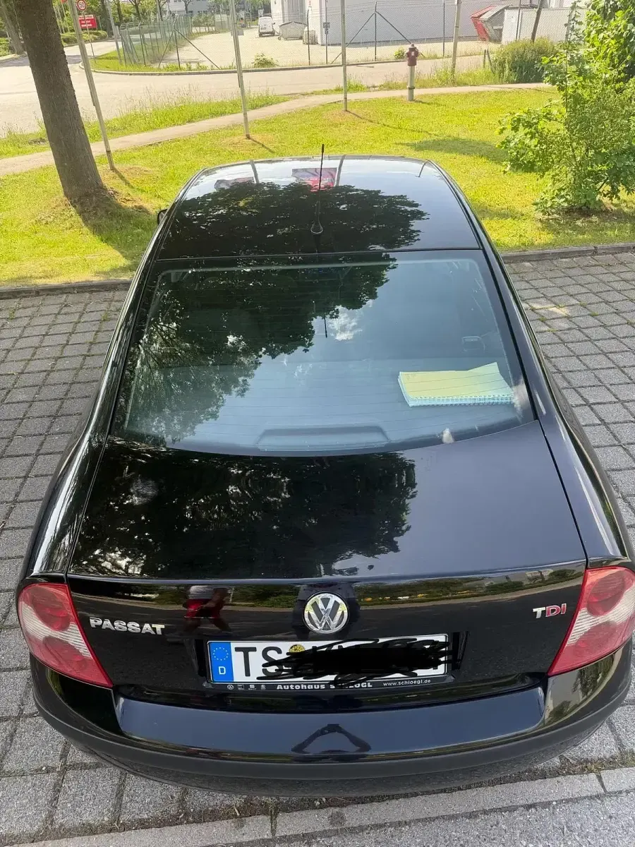 Używany VW Passat 101 KM (74 kW) 2002 Czarny Sedan/Limuzyna