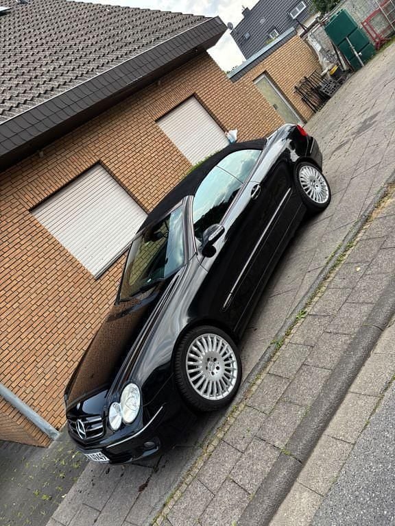 Schwarz Gebraucht 2007 Mercedes CLK350 Avantgarde Cabrio | 9.800 € (Guter Preis) - Bild 1/4