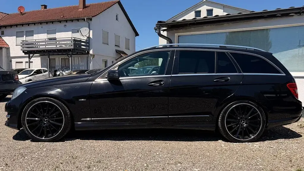 Gebraucht Mercedes C300 AMG line 231 PS (169 kW) 2011 Schwarz Limousine