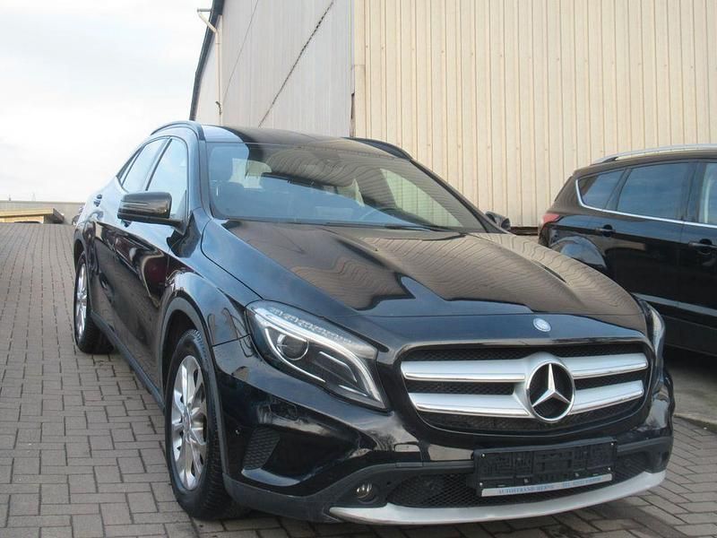 Gebraucht Mercedes GLA220 177 PS (130 kW) 2016 Schwarz SUV