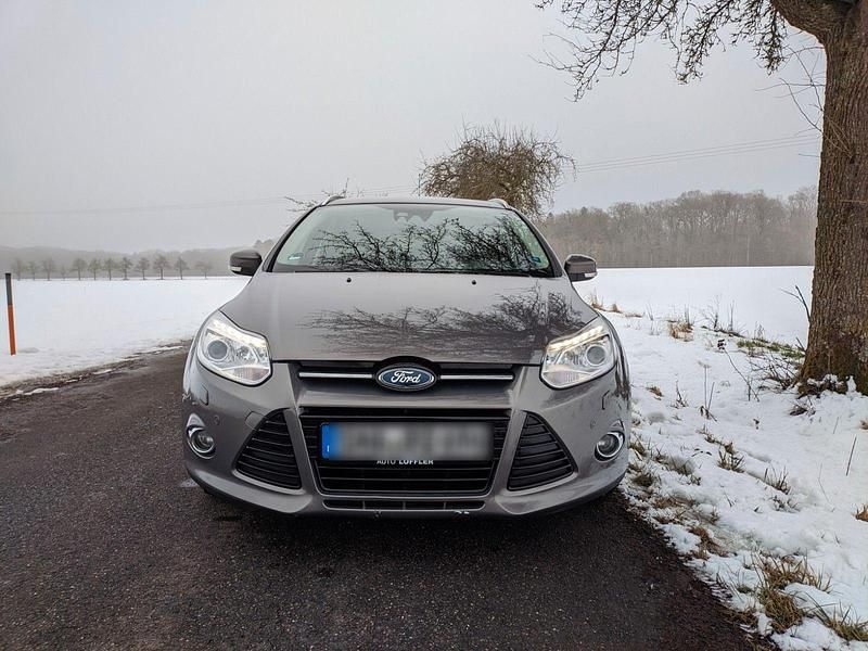 Gebraucht Ford Focus Titanium 116 PS (85 kW) 2013 Grau Kombi