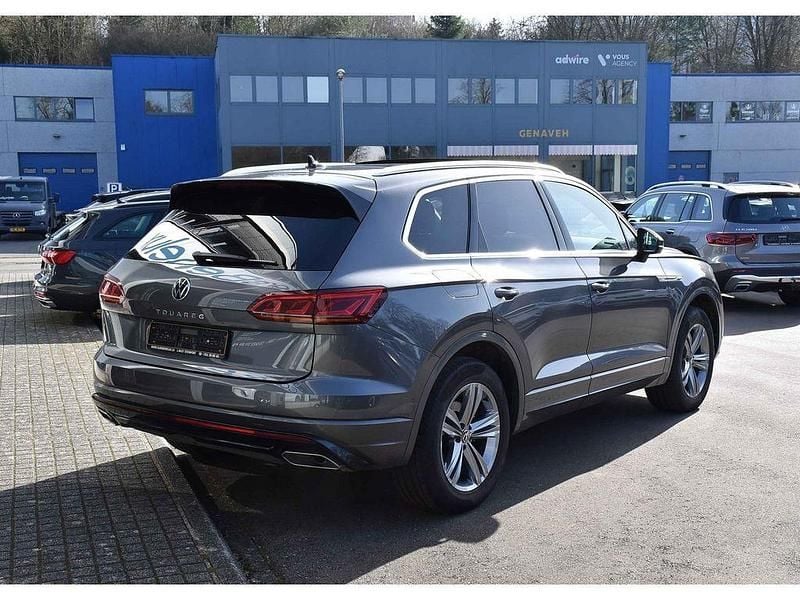 Second-hand VW Touareg R-line 231 CP (169 kW) 2021 Gri SUV