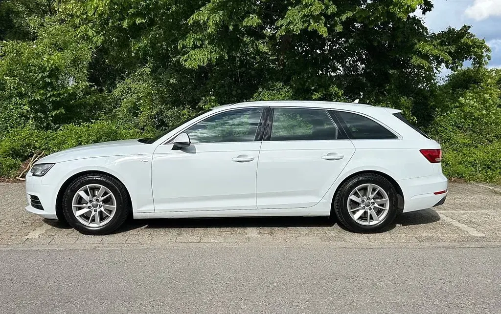 Gebraucht Audi A4 S-Line 150 PS (110 kW) 2018 Weiß Kombi