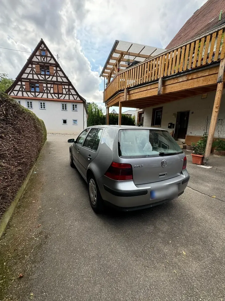 Gebraucht VW Golf IV 101 PS (74 kW) 2002 Silber Kleinwagen
