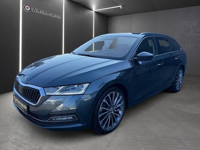 Grau Gebraucht 2021 Skoda Octavia Style Kombi | 24.290 € (Fairer Preis) - Bild 1/4