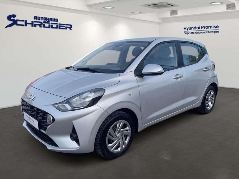 Sleek silver / met Gebraucht 2023 Hyundai i10 Select Kleinwagen | 14.990 € (Teuer) - Bild 1/4