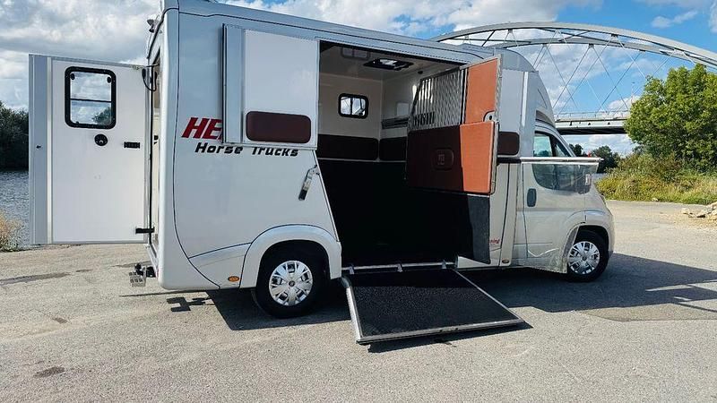 Gebraucht Fiat Ducato 160 PS (117 kW) 2023 Silber Van