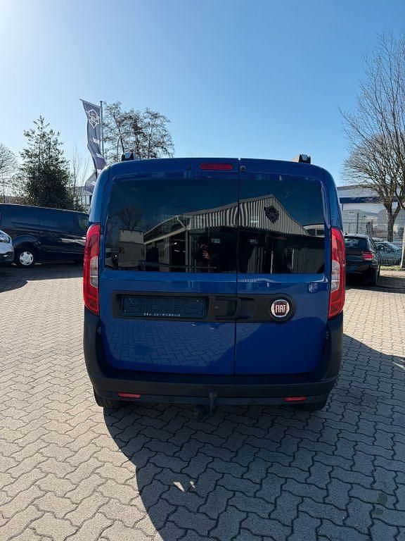 Gebraucht Fiat Doblò 90 PS (66 kW) 2015 Blau Van / Kleinbus