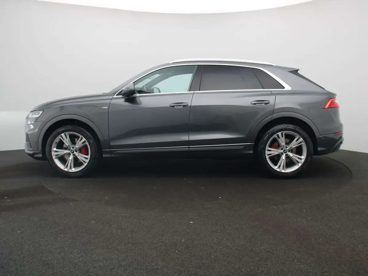 Gebraucht Audi Q8 S-Line 231 PS (169 kW) 2023 Daytonagrau perleffekt SUV