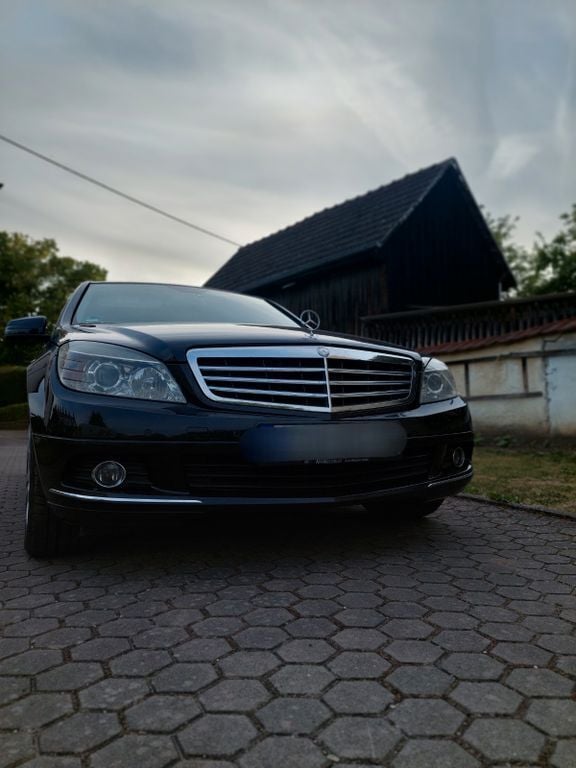 Schwarz Gebraucht 2009 Mercedes C220 Limousine | 5.500 € (Fairer Preis) - Bild 1/4