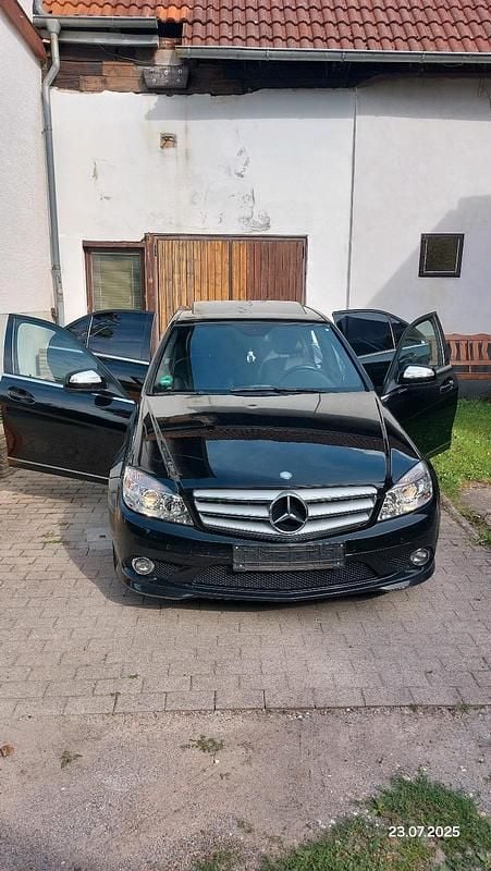 Schwarz Gebraucht 2007 Mercedes C200 Avantgarde Limousine | 9.999 € - Bild 1/4