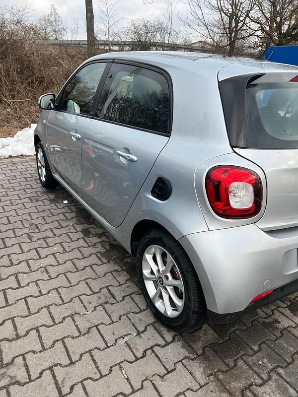 Gebraucht Smart ForFour Passion 52 PS (38 kW) 2018 Silber Kleinwagen